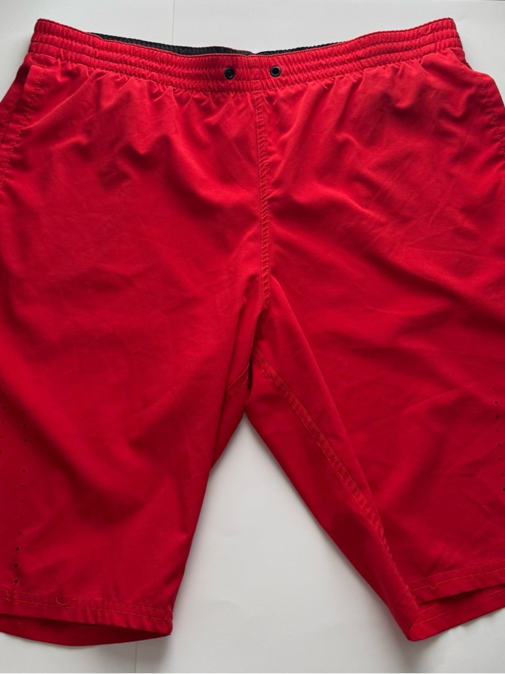 Nike Red Athletic Shorts Men’s Large Training Gym Swoosh missing drawstring
